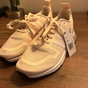 NWT NO BOX adidas sneakers